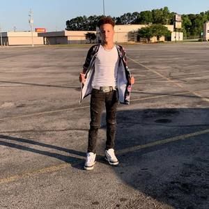 Meet your Posher, Camaron